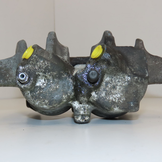 Etrier de frein avant gauche occasion  440180 3