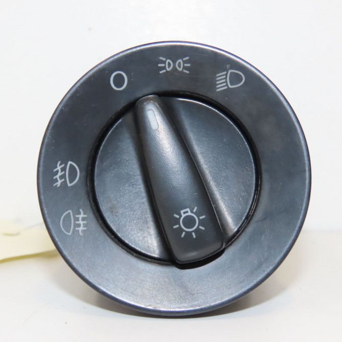 Interrupteur commande de phares occasion SKODA OCTAVIA I Phase 1 04-1995->04-1999 1.9 TDI 90ch 3B0941531C01C 1