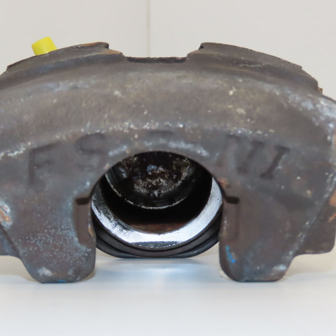 Etrier de frein avant droit occasion SKODA OCTAVIA I Phase 1 04-1995->04-1999 1.9 TDI 90ch 1K0615124D 2