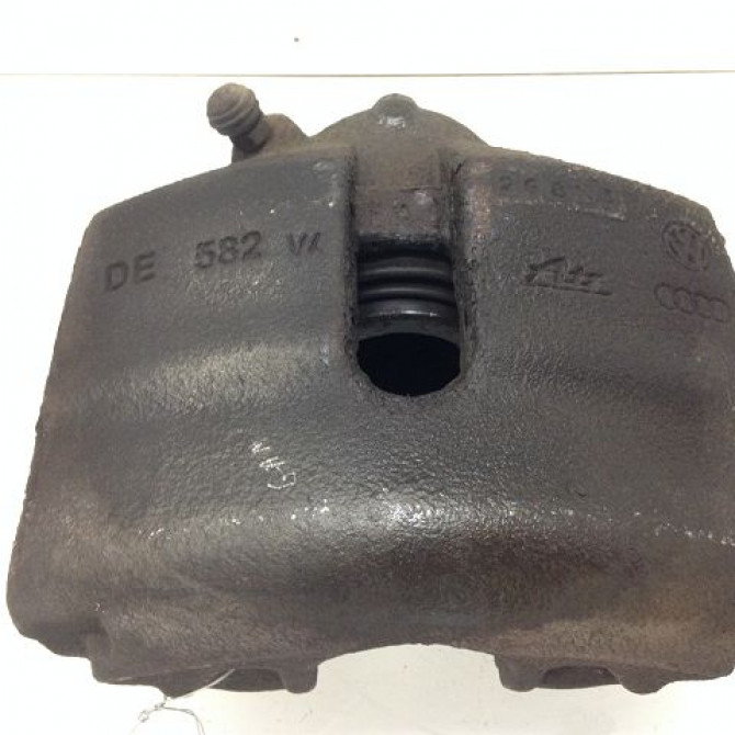 Etrier de frein avant droit occasion VOLKSWAGEN GOLF V Phase 1 11-2003->10-2008 1.9 TDI 105ch 1K0615124D 1