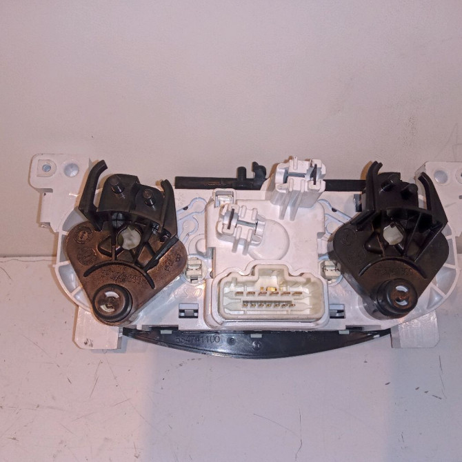 Commande de chauffage occasion DACIA SANDERO II Phase 1 10-2012->... 0.9 TCE 90ch 275105857R 1