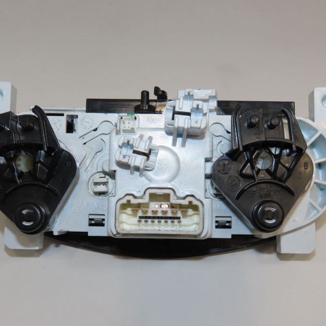 Commande de chauffage occasion DACIA SANDERO II Phase 1 10-2012->... 0.9 TCE 90ch 275105857R 2