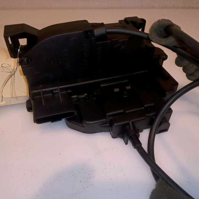 Serrure porte ard occasion RENAULT KANGOO II Phase 1 01-2008->03-2013 1.5 DCI 90ch 8200542366 2